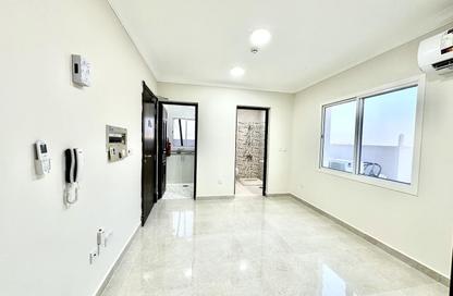 Apartment - 1 Bedroom - 1 Bathroom for rent in Old Airport Road - Old Airport Road - Doha Apartment - 1 Bedroom - 1 Bathroom for rent in Old Airport Road - Old Airport Road - Doha