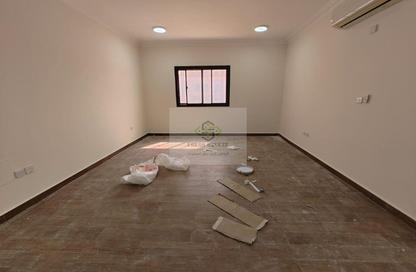 Apartment - 6 Bedrooms - 6 Bathrooms for rent in Al Ain Compound 3 - Al Ain Compound - Ain Khaled - Doha Apartment - 6 Bedrooms - 6 Bathrooms for rent in Al Ain Compound 3 - Al Ain Compound - Ain Khaled - Doha