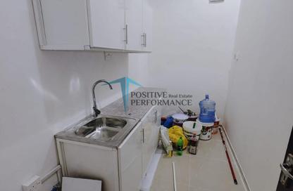 Apartment - Studio - 1 for rent in Al Dafna - Al Dafna - Doha