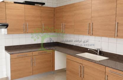 Apartment - 2 - 2 for rent in Mesaimeer Road - Abu Hamour - Doha