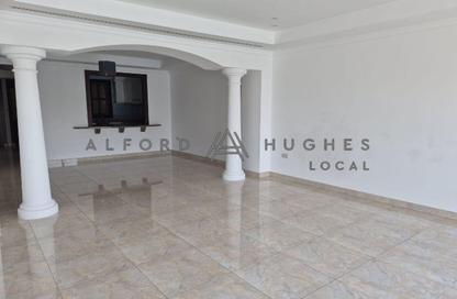 Apartment - 2 Bedrooms - 3 Bathrooms for rent in West Porto Drive - Porto Arabia - The Pearl Island - Doha