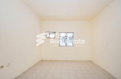 سكن عمال - استوديو - 4 حمامات للايجار في المنطقة الصناعية 4 - المنطقة الصناعية - المنطقة الصناعية - الدوحة
