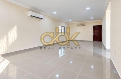 Villa - 5 - 6 for rent in Al Duhail - Al Duhail - Doha