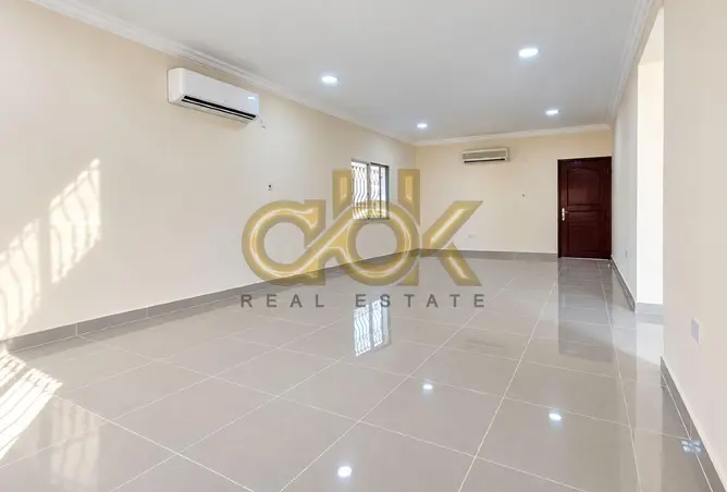 63975216 - Property Image 3
