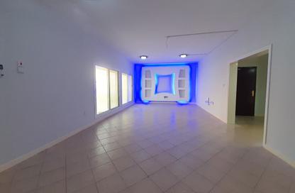 Apartment - 3 - 2 for rent in Al Mansoura - Al Mansoura - Doha