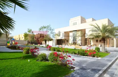 مجمع سكني - 4 غرف نوم - 5 حمامات للايجار في المعمورة - المعمورة - الدوحة