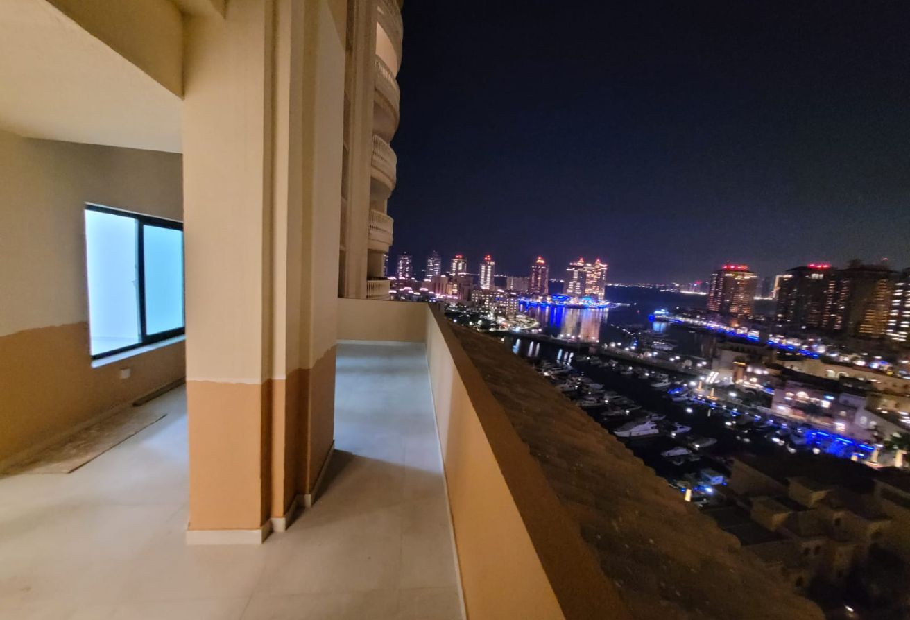 2 BHK nice  full mirina view big holl thumbnail 9