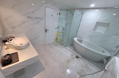 Apartment - 2 Bedrooms - 3 Bathrooms for sale in East Porto Drive - Porto Arabia - The Pearl Island - Doha