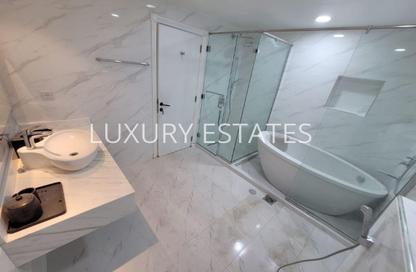 Apartment - 2 Bedrooms - 3 Bathrooms for sale in East Porto Drive - Porto Arabia - The Pearl Island - Doha Apartment - 2 Bedrooms - 3 Bathrooms for sale in East Porto Drive - Porto Arabia - The Pearl Island - Doha