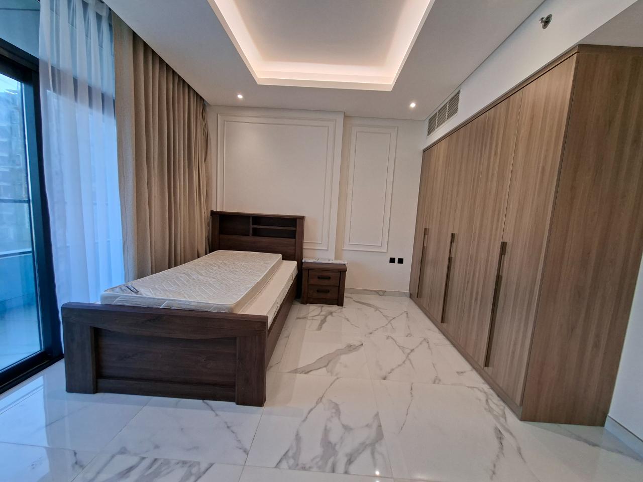 Luxury 2-bedroom with Sea View & Bills Included thumbnail 5