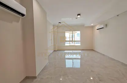 Apartment - 3 Bedrooms - 4 Bathrooms for rent in Musheireb Apartments - Musheireb - Doha