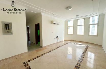 Apartment - 2 - 2 for rent in Al Mansoura - Al Mansoura - Doha