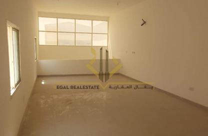معرض - استوديو - 6 للايجار في القرية اللوجيستية قطر - الوكرة