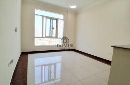 Apartment - 2 Bedrooms - 2 Bathrooms for rent in Thabit Bin Zaid Street - Al Mansoura - Doha