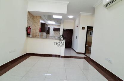 Apartment - 2 Bedrooms - 2 Bathrooms for rent in Thabit Bin Zaid Street - Al Mansoura - Doha