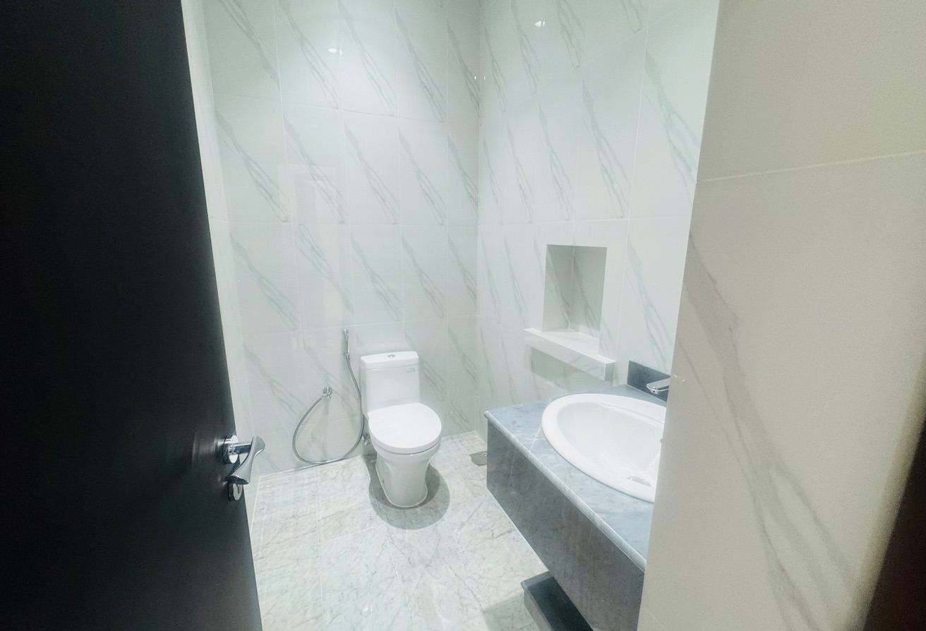 3 BHK UNFURNISHED APARTMENT FOR RENT | FOX HILLS thumbnail 7