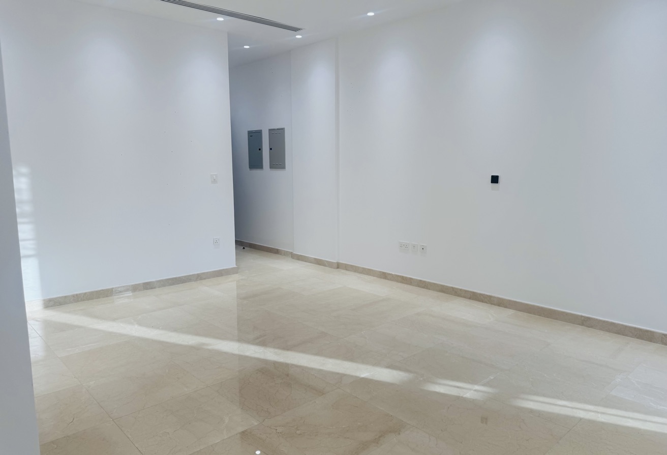 3 BHK UNFURNISHED APARTMENT FOR RENT | FOX HILLS thumbnail 4