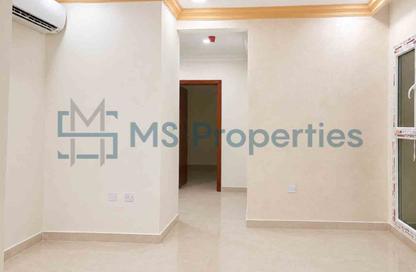 Apartment - 1 Bedroom - 2 Bathrooms for rent in Umm Ghwailina Comm - Umm Ghuwalina - Umm Ghuwailina - Doha Apartment - 1 Bedroom - 2 Bathrooms for rent in Umm Ghwailina Comm - Umm Ghuwalina - Umm Ghuwailina - Doha