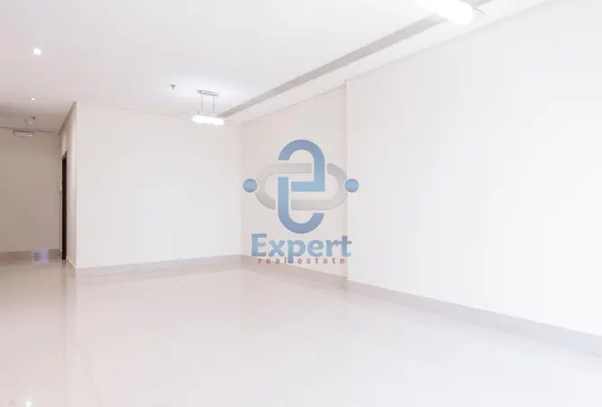 63313100 - Property Image 2