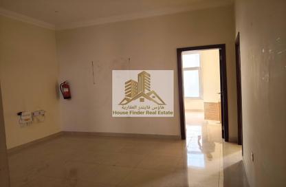 مجمع سكني - 4 غرف نوم - 2 حمامات للايجار في عين خالد - الدوحة