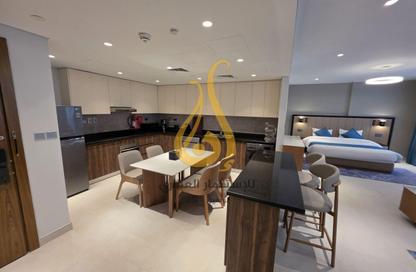 Apartment - Studio - 1 Bathroom for rent in Hilton Doha The Pearl Residences - Abraj Quartiers - The Pearl Island - Doha
