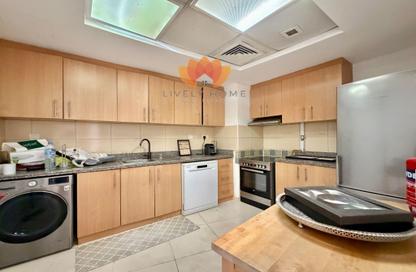 Apartment - 2 Bedrooms - 3 Bathrooms for rent in Marina Tower 23 - Marina District - Lusail