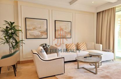 Apartment - 1 Bedroom - 2 Bathrooms for sale in West Porto Drive - Porto Arabia - The Pearl Island - Doha