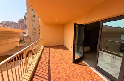 شقة - 2 غرف نوم - 3 حمامات للايجار في طريق بورتو الشرقي - بورتو أرابيا - جزيرة اللؤلؤة - الدوحة