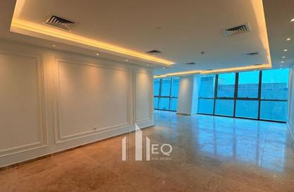 Apartment - 3 Bedrooms - 5 Bathrooms for rent in Zig Zag Tower B - Zig Zag Towers - West Bay - Doha