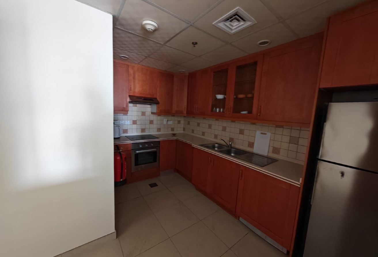 1BR Apartment | Marina Sea View | Great deal thumbnail 3