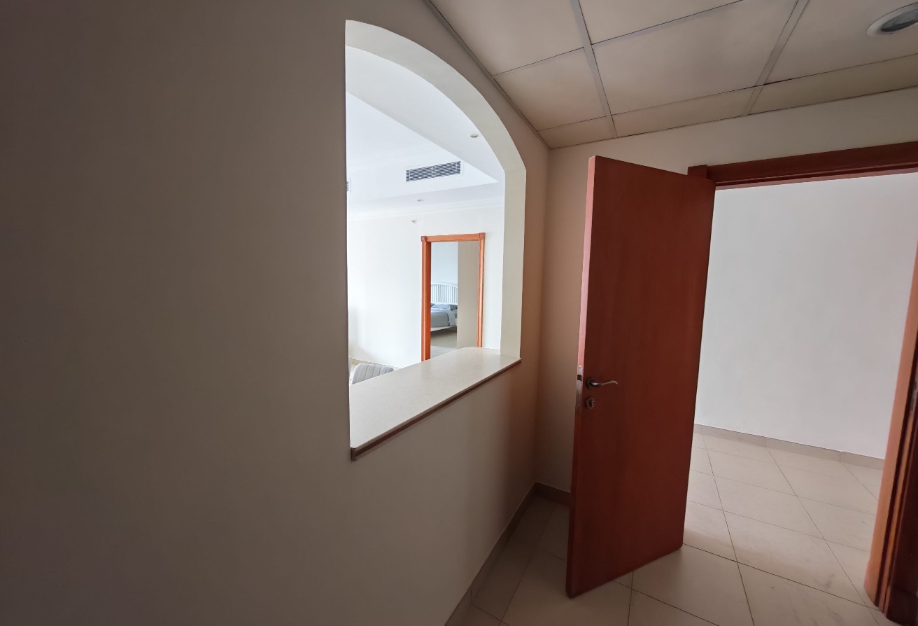 1BR Apartment | Marina Sea View | Great deal thumbnail 9