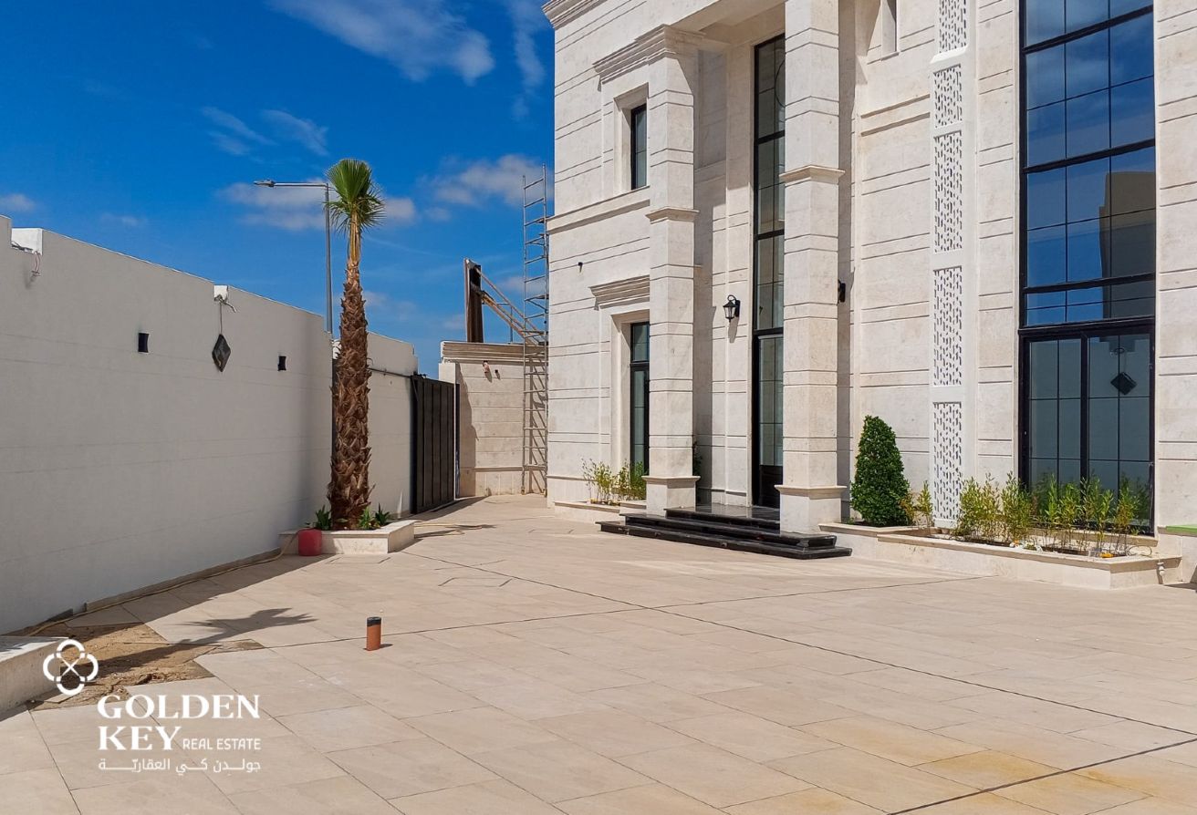 8 Master Bedrooms with Outdoor Majlis |Al Gharrafa