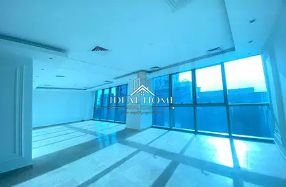 شقة - 3 غرف نوم - 4 حمامات للايجار في أبراج زجزاج - الخليج الغربي - الدوحة