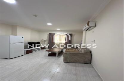 Apartment - 1 Bedroom - 1 Bathroom for rent in Umm Ghwailina Comm - Umm Ghuwalina - Umm Ghuwailina - Doha Apartment - 1 Bedroom - 1 Bathroom for rent in Umm Ghwailina Comm - Umm Ghuwalina - Umm Ghuwailina - Doha
