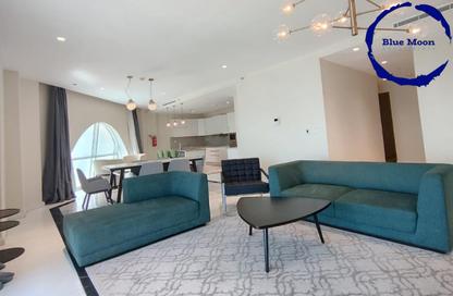Penthouse - 3 Bedrooms - 4 Bathrooms for rent in Floresta Gardens - Floresta Gardens - The Pearl Island - Doha