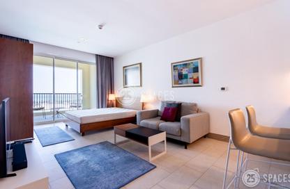 Apartment - Studio - 1 for rent in Viva East - Viva Bahriyah - The Pearl Island - Doha