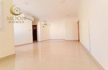 Apartment - 1 Bedroom - 1 Bathroom for rent in Umm Ghuwailina 4 - Umm Ghuwailina - Doha