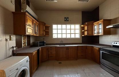 Compound - 4 Bedrooms - 4 Bathrooms for rent in Down Town - Down Town - Al Khor