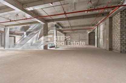 Shop - Studio - 1 Bathroom for rent in Umm Al Seneem Street - Ain Khaled - Doha