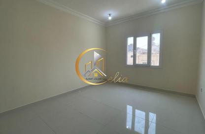 Apartment - 2 Bedrooms - 1 Bathroom for rent in Bin Omran 28 - Fereej Bin Omran - Doha Apartment - 2 Bedrooms - 1 Bathroom for rent in Bin Omran 28 - Fereej Bin Omran - Doha