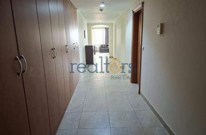 Apartment - 1 Bedroom - 2 Bathrooms for rent in East Porto Drive - Porto Arabia - The Pearl Island - Doha