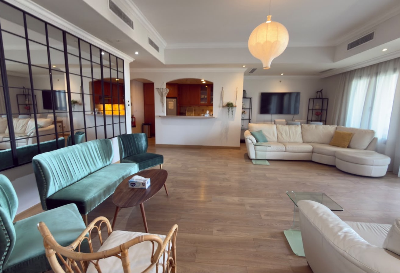 2 BHK + MAID FURNISHED | PORTO ARABIA, THE PEARL thumbnail 7