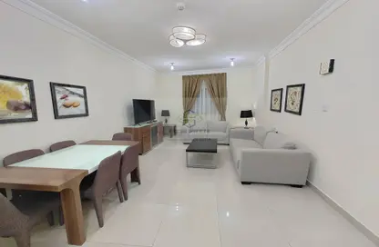 Apartment - 2 Bedrooms - 2 Bathrooms for rent in Umm Ghwailina Comm - Umm Ghuwalina - Umm Ghuwailina - Doha
