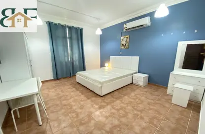 فيلا - 1 حمام للايجار في شارع المطار القديم - طريق المطار القديم - الدوحة