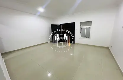 فيلا - 1 حمام للايجار في طريق سلوى - العزيزية - الدوحة