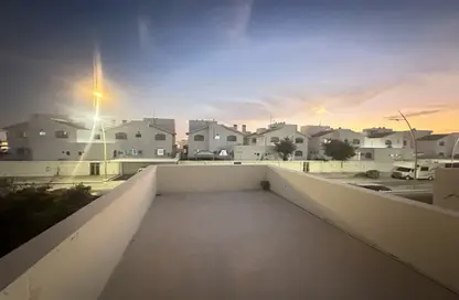 فيلا - 4 غرف نوم - 3 حمامات للايجار في قرية النخيل السكنية - سلاطة الجديدة - سلاطة - الدوحة