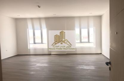 Apartment - 2 Bedrooms - 2 Bathrooms for rent in Bin Omran 35 - Fereej Bin Omran - Doha