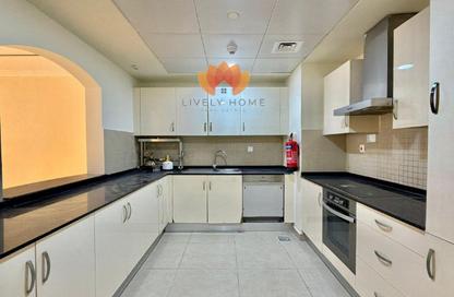 Apartment - 1 Bedroom - 2 Bathrooms for rent in West Porto Drive - Porto Arabia - The Pearl Island - Doha Apartment - 1 Bedroom - 2 Bathrooms for rent in West Porto Drive - Porto Arabia - The Pearl Island - Doha