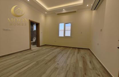 Apartment - 2 Bedrooms - 2 Bathrooms for rent in Al Mansoura - Al Mansoura - Doha