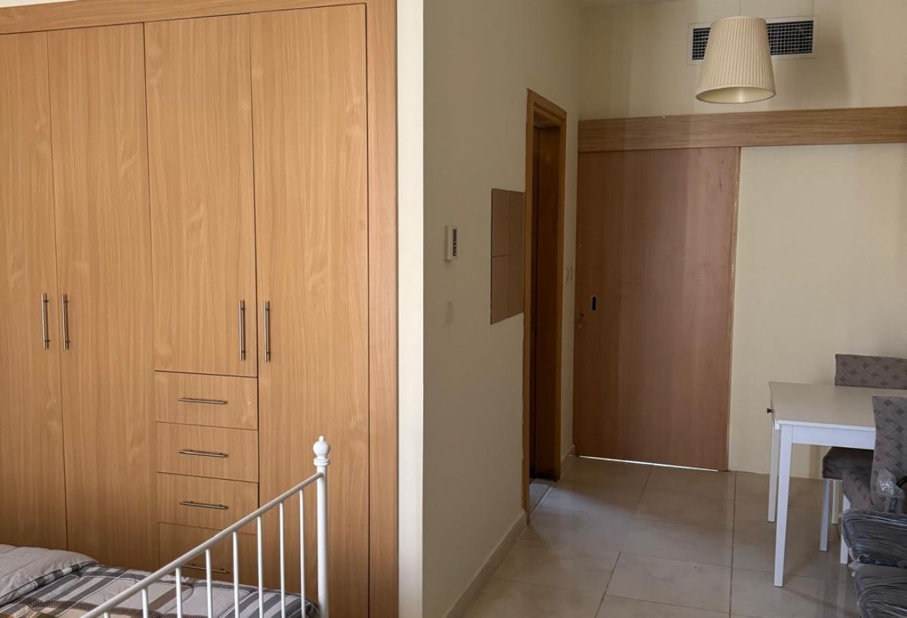 Spacious studio |Converted 1BR | Fully Furnished thumbnail 4